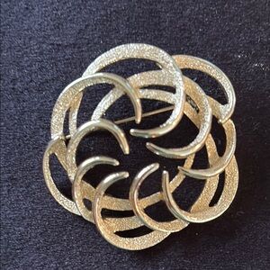 Vintage Sarah Coventry Large Gold Circle Brooch with Swirled Flower Design